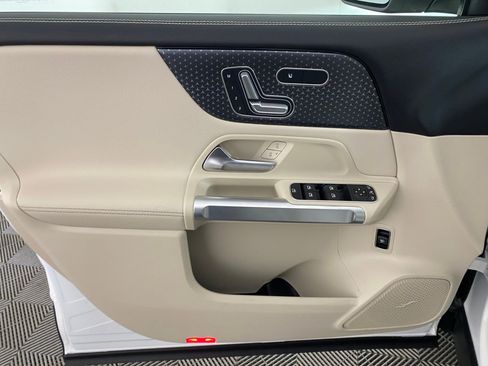 New 2026 Mercedes-Benz GLB 250 4MATIC image 12
