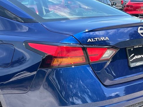 Used 2024 Nissan Altima 2.5 SR FWD image 12