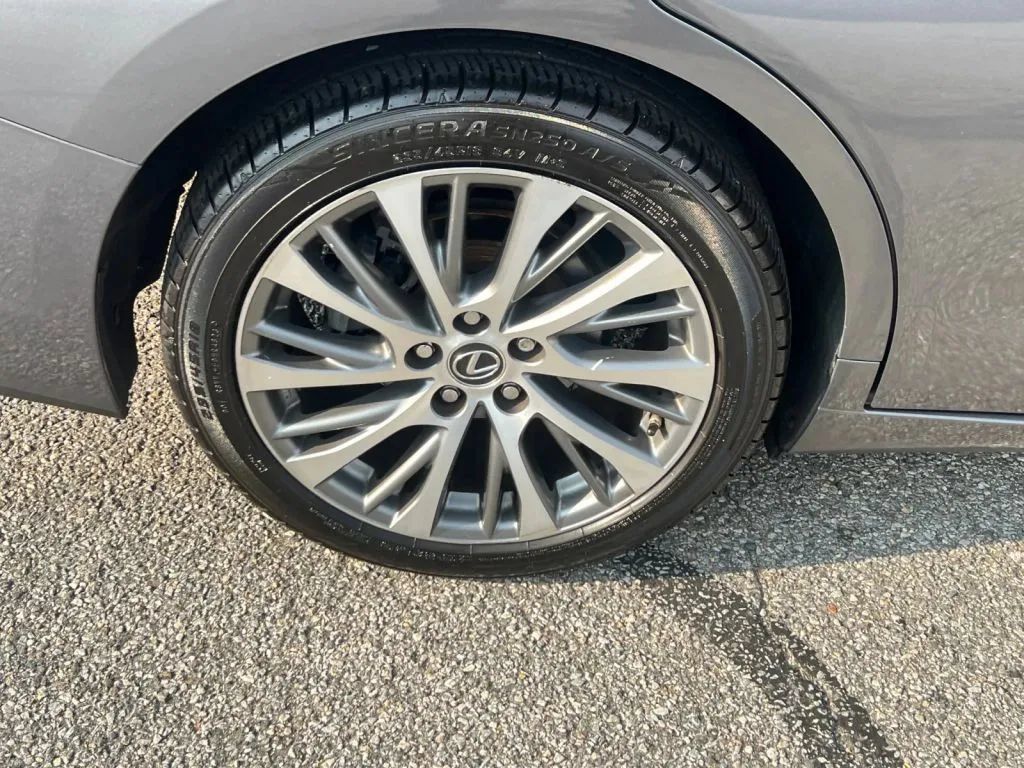 Used 2019 Lexus ES 350 w/ Premium Package FWD image 37