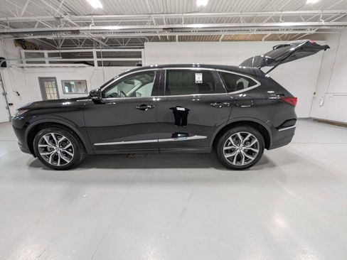 Certified 2023 Acura MDX SH-AWD w/ Technology Package image 12