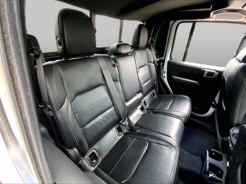 Used 2021 Jeep Gladiator Overland w/ Popular Equipment Package AWD/4WD image 19