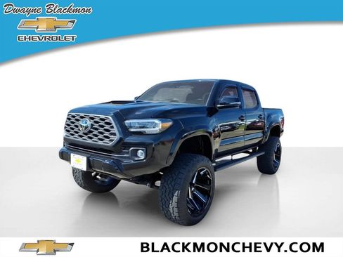 Used 2023 Toyota Tacoma TRD Sport AWD/4WD image 7