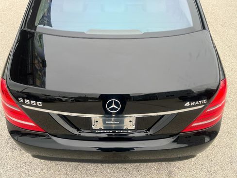 Used 2011 Mercedes-Benz S 550 4MATIC image 17