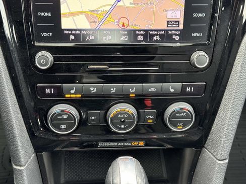 Used 2021 Volkswagen Passat 2.0T R-Line image 12