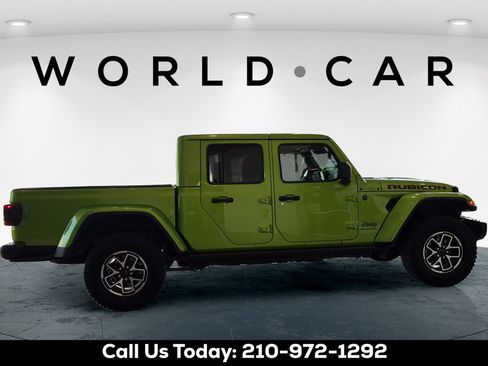 Used 2025 Jeep Gladiator Rubicon w/ Steel Bumper Group AWD/4WD image 4