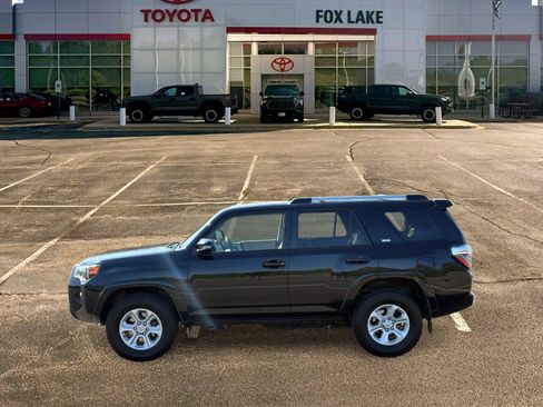Used 2022 Toyota 4Runner SR5 Premium AWD/4WD image 4
