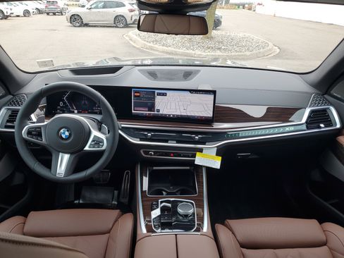 New 2026 BMW X5 xDrive40i w/ M Sport Package AWD/4WD image 21