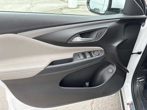 New 2026 Buick Envista Avenir FWD image 11
