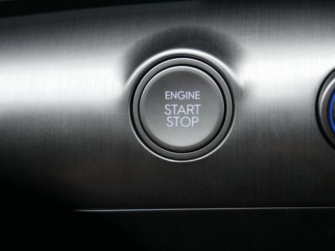 Used 2025 Hyundai Kona SE image 27