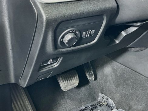 Used 2023 Jeep Grand Cherokee Laredo AWD/4WD image 10