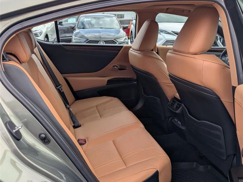 Used 2024 Lexus ES 350 ES 350 Luxury w/ Technology Package image 12