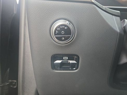 Used 2023 Mercedes-Benz GLC 300 4MATIC image 22