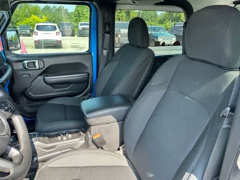 Used 2022 Jeep Wrangler Sport AWD/4WD image 4