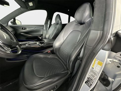 Used 2023 Aston Martin DBX AWD/4WD image 11
