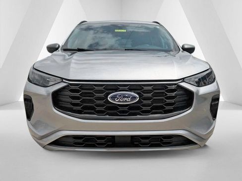 Used 2023 Ford Escape ST-Line w/ Tech Pack #1 AWD/4WD image 2