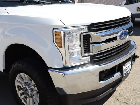 Used 2019 Ford F250 XLT w/ Snow Plow Prep Package AWD/4WD image 9