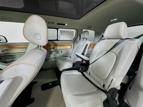 New 2025 Volkswagen ID. Buzz Pro S Plus image 17