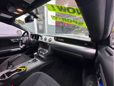 Used 2019 Ford Mustang GT w/ Equipment Group 301A RWD image 18