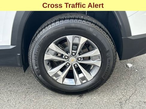 Used 2025 Chevrolet Equinox LT image 9