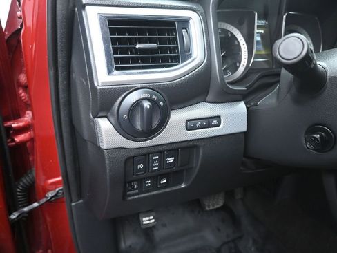 Used 2018 Nissan Titan PRO-4X w/ Pro-4x Convenience Package AWD/4WD image 13