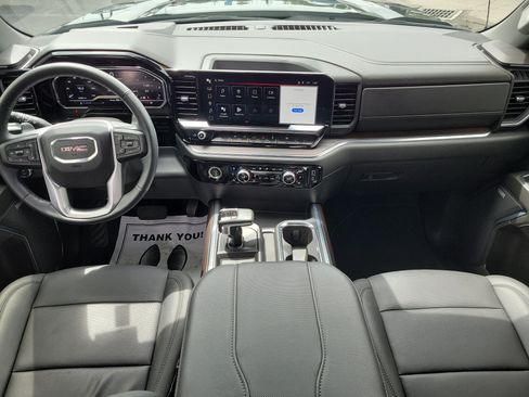 Used 2024 GMC Sierra 1500 SLT w/ SLT Premium Package AWD/4WD image 8