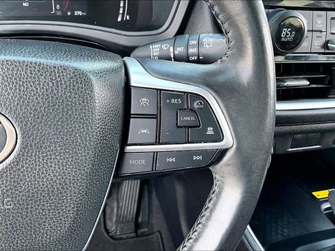 Used 2024 Toyota Grand Highlander XLE image 11