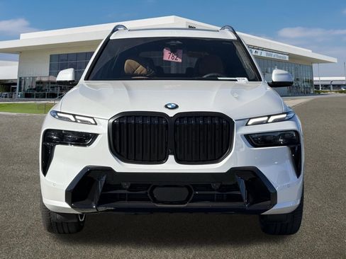 New 2026 BMW X7 xDrive40i image 3