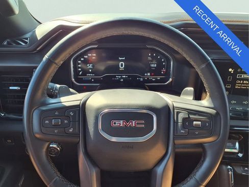 Used 2024 GMC Sierra 1500 AT4 w/ Technology Package AWD/4WD image 14