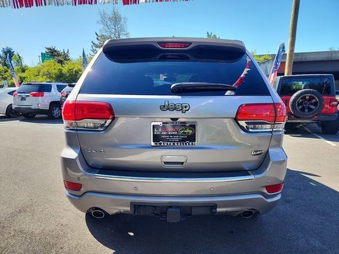 Used 2017 Jeep Grand Cherokee Overland AWD/4WD image 8