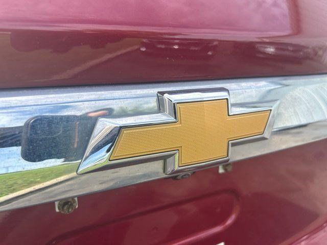 Used 2021 Chevrolet Traverse LT FWD image 52