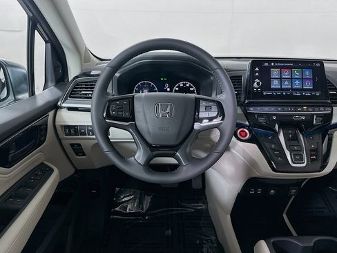 New 2026 Honda Odyssey Touring image 21