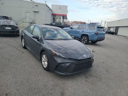 Used 2025 Toyota Camry LE image 11