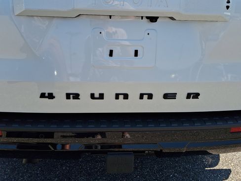 Used 2025 Toyota 4Runner TRD Sport Premium AWD/4WD image 32