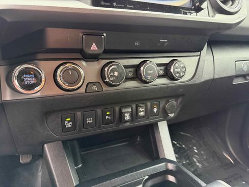 Used 2019 Toyota Tacoma TRD Sport image 23