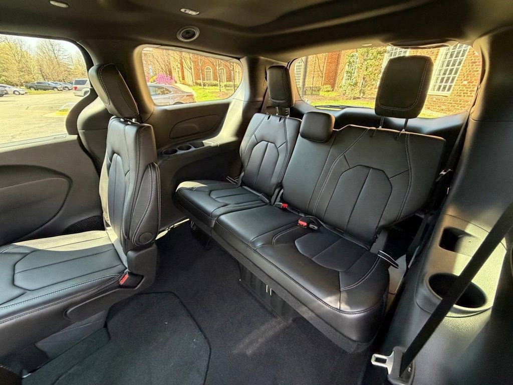 New 2026 Chrysler Pacifica Select w/ S Appearance Package FWD image 13