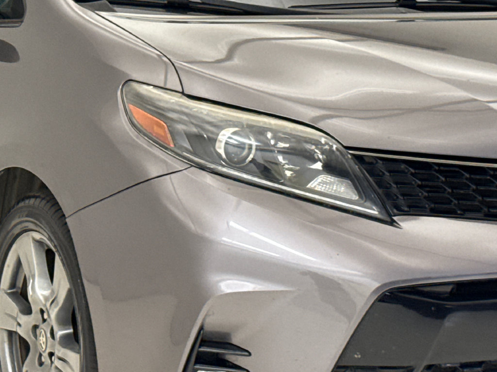 Used 2020 Toyota Sienna SE FWD image 5