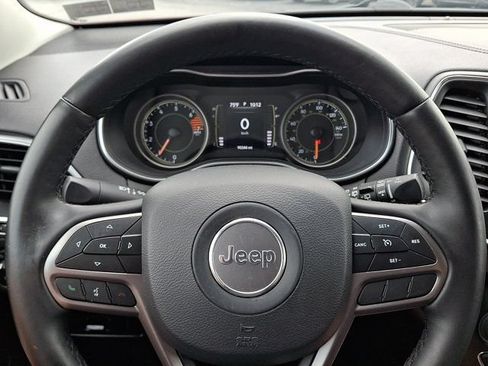Used 2019 Jeep Cherokee Latitude Plus w/ Cold Weather Group AWD/4WD image 23
