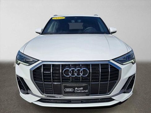 Used 2025 Audi Q3 2.0T Premium w/ Convenience Package AWD/4WD image 2