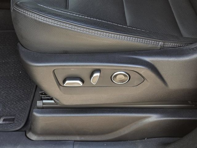 Used 2025 GMC Yukon Denali AWD/4WD image 40