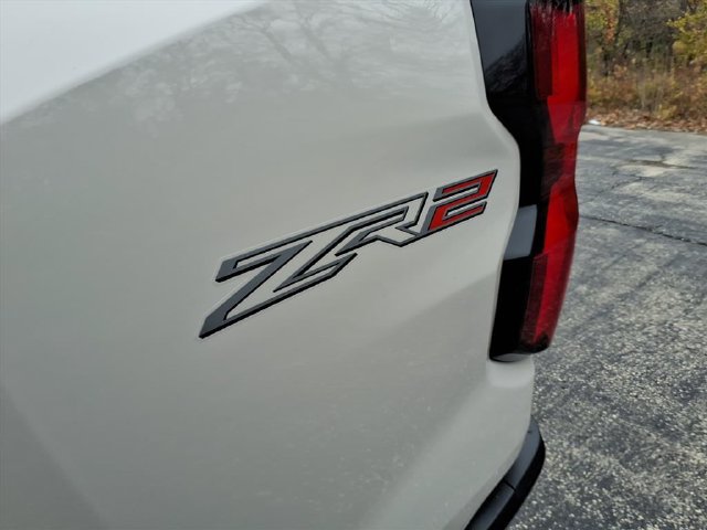 New 2026 Chevrolet Colorado ZR2 w/ Technology Package AWD/4WD image 24