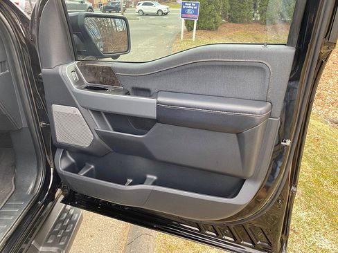 Used 2023 Ford F150 Lightning Lariat image 35