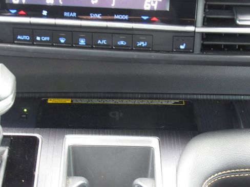 Certified 2024 Toyota Sienna XLE Woodland Edition AWD/4WD image 34