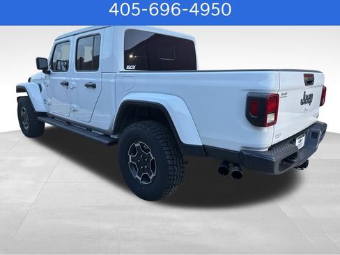 Used 2020 Jeep Gladiator Overland AWD/4WD image 4