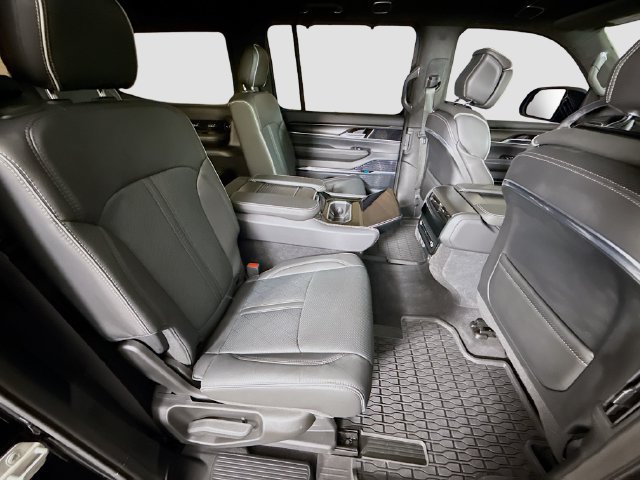 Used 2024 Jeep Grand Wagoneer Series II Obsidian w/ Quick Order Packagew 28T AWD/4WD image 27