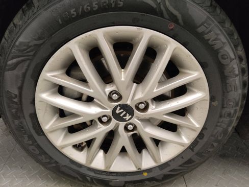 Used 2020 Kia Rio S image 31