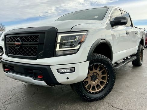 Used 2021 Nissan Titan PRO-4X w/ Pro-4x Convenience Package image 3