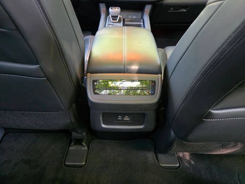 Used 2025 Nissan Pathfinder SL w/ SL Premium Package AWD/4WD image 11