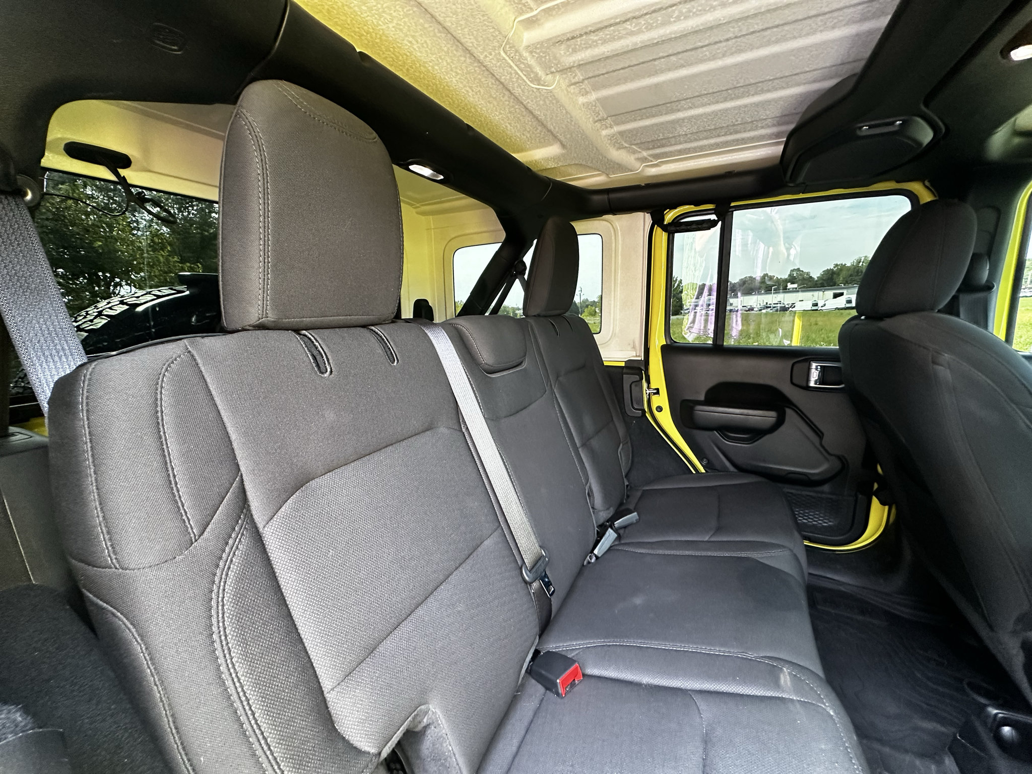 Used 2022 Jeep Wrangler Unlimited Sport w/ Xtreme Recon 35" Tire Package AWD/4WD image 28