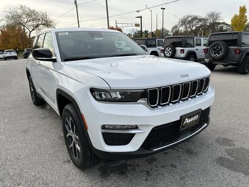 New 2026 Chrysler Pacifica Select image 4