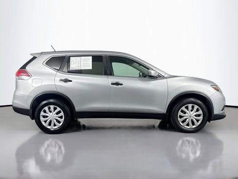 Used 2016 Nissan Rogue S w/ S Family Package AWD/4WD image 4